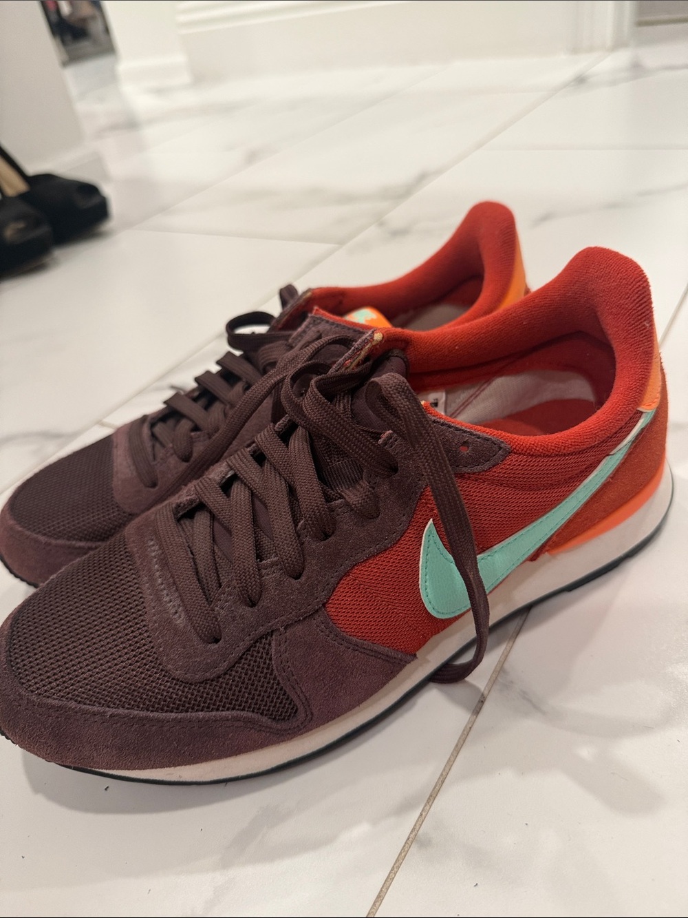 Nike Women’s Brown and Orange Sneakers with Mint Swoosh